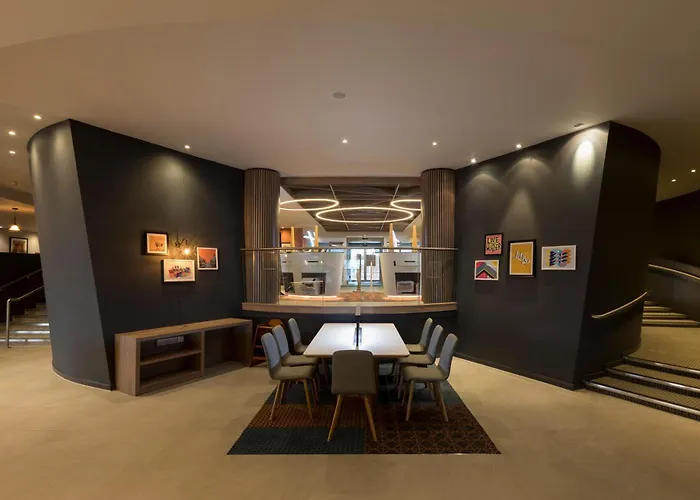 Holiday Inn Edinburgh Zoo By Ihg